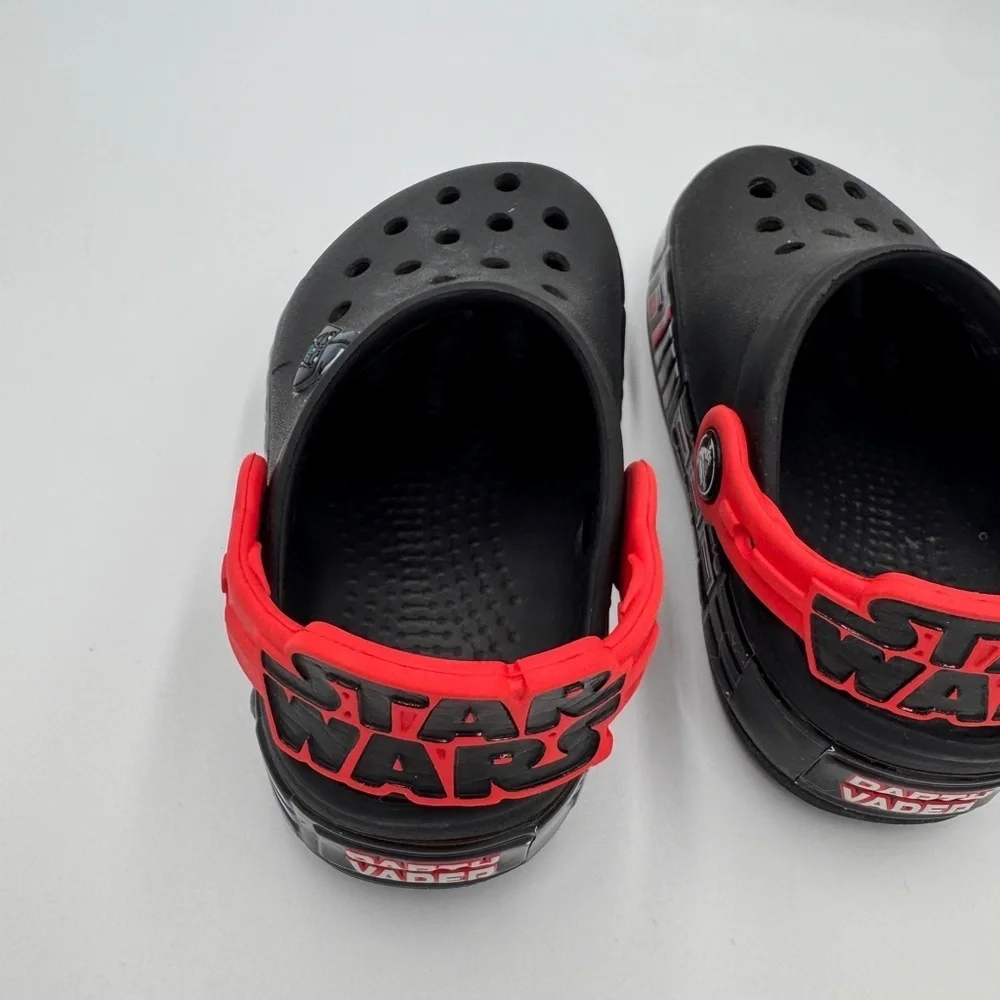 Star Wars Crocs Toddler Size 7 Boys Girls Kids Darth Vader Water Shoes Slippers